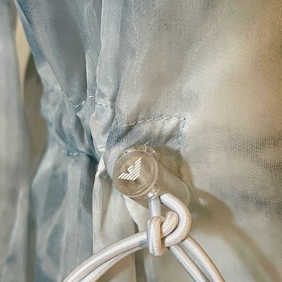 Like New Emporio Armani cloud-print hooded windbreaker jacket blue white sz 44 - Picture 11 of 17